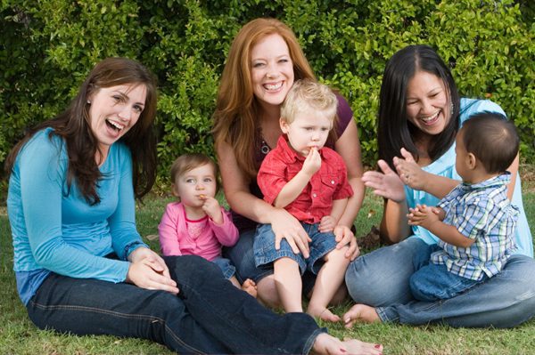 ¿Quien cuida a las madres?  Las madres con mayor apoyo social tienen una mejor salud mental